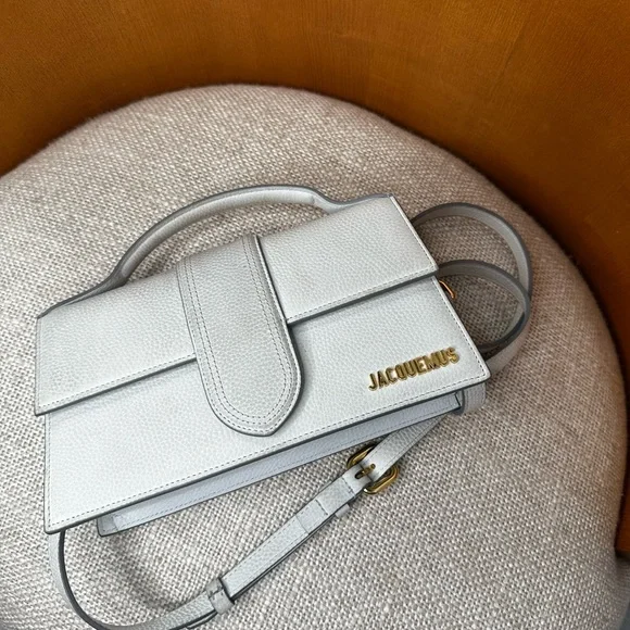 JACQUEMUS ライトブルー ハンドバッグ Jacquemus Le Chiquito Moyen Tote Bag | Blue | FARFETCH